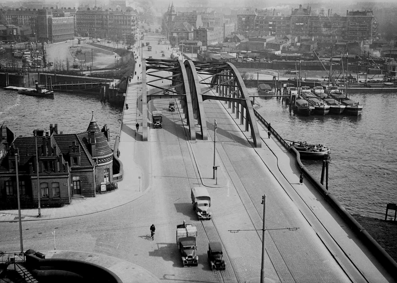Elbe bridge; Billhafen; Billhorner bridge. © Picture archive Monument Protection Office - Johann and Heinrich Hamann