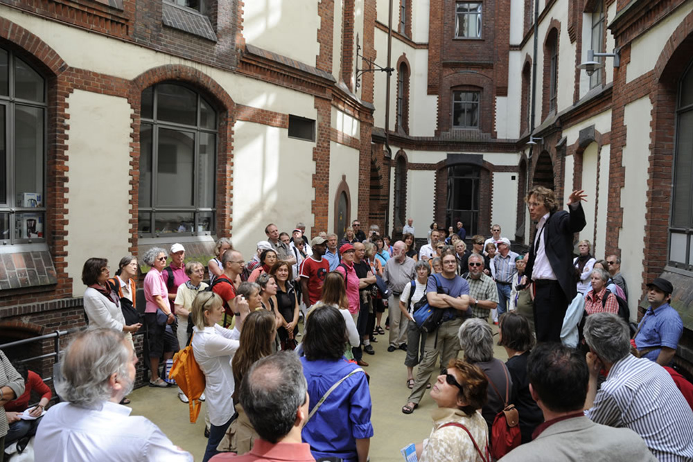 Dans la cour intérieure du Sandthorquaihof